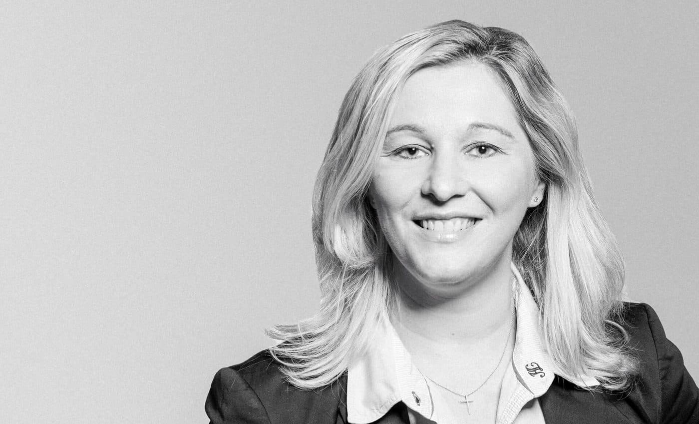 Bilanzbuchhalterin Sandra Theobald von 8P